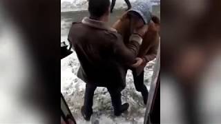 Водитель Nissan ударил водителя автобуса в лицо (Алматы)