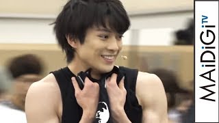 新田真剣佑、圧巻の殺陣と美声生披露！　汗滴る熱演、オフの笑顔も　地球ゴージャス「星の大地に降る涙 THE MUSICAL」けいこ場会見