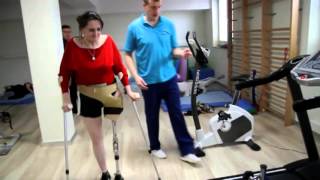 Learning to use a Prosthesis ( amputee LAK woman)