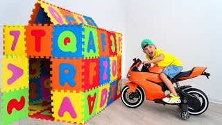 BABY built a house in the HOUSE. Построил ДОМ в ДОМЕ...