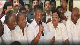 Tamil Nadu crisis: O Panneerselvam camp to meet Election Commission officials at 2.45 pm