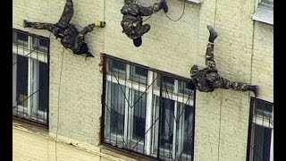 Военно штурмовой Альпинизм - учимся штурмовать здания через крышу. Работа спецназа на высоте