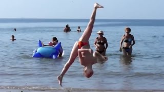 Одесса, гимнастика на пляже / A Gymnast Girl on the Beach!