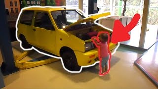 Дети ремонтируют машину! Kids repairing a car!