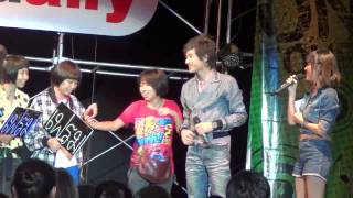 เล่นเกมบนเวที (1) -Daradaily