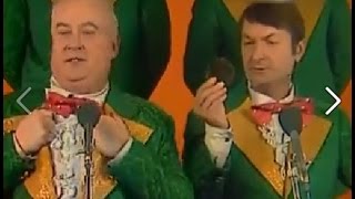 «Кап-кап-кап (Песня о Марусе)»  - исполняют лучшие комедийные актеры СССР