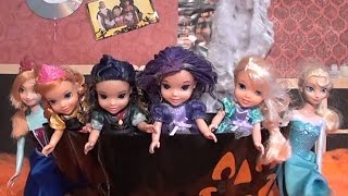 Anna and Elsa Halloween Toddlers Fun Toys Part 2 - Disney Dolls TV Toys In Action