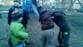 Мальчик описался  в штаны проиграл гта 5 лецензию