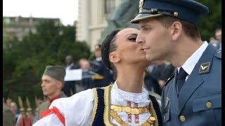 Сербская песня - Женщины любят офицеров (Раде Јоровић - Жене воле официре)