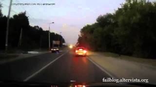 Двойная авария на перекрестке - Подборка ДТП и аварий 2012 года #23