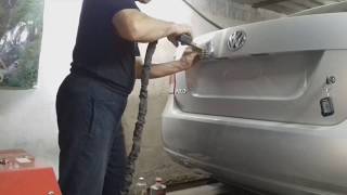 Как правильно убрать вмятину  с багажника .Volkswagen Polo  2014г.