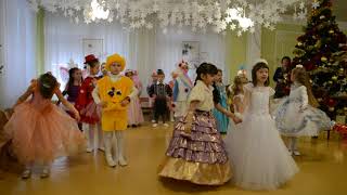 Веселая песенка про Снежок  Новогодний утренник в детском саду