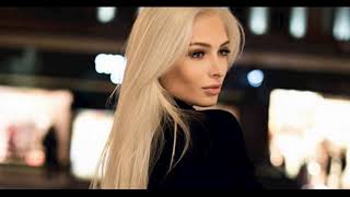 Алена Шишкова перекрасилась в блондинку