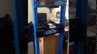 Пресс гидравлический 20 тонн Trommelberg SD200805C