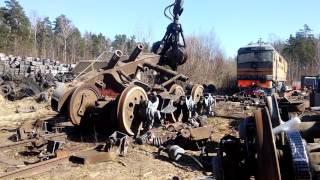 КАК ЗАКАНЧИВАЮТ СВОЮ ЖИЗНЬ ТЕПЛОВОЗЫ. ГРУСТНОЕ ВИДЕО!!! ТЭП70 0201