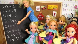 MATH Test ! Elsa and Anna toddlers at School - Who's cheating ? Pet hamster