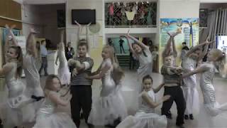 Хорошо живется рыбкам День Матери 2019