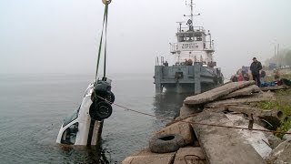 В Архангельске два человека погибли в результате падения автомобиля в Северную Двину