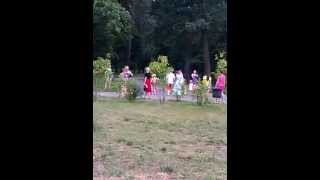 Мальчик в черных плавках жжет)))Dancing boy in black shorts)))