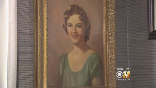 Woman Discovers Stolen Painting Of Her Mother Hanging In Dallas Bar