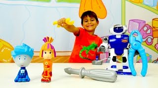 Çizgi film oyuncakları. Tamircikler ile robot tamiri