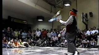 Payaso Bobo en el Metro Chabacano