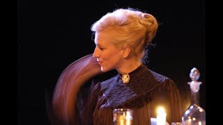 «Быть мамой счастье»: Ирина Гринева растрогала фото с младенцем на руках