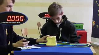 Мировой рекорд по сборке пирамидки! 0.91 (Dominik Gorny)