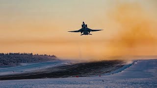 Полеты молодых летчиков дальней авиации на самолетах Ту-22М3 в Мурманской области