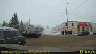 В Моршанске с крыши супермаркета сошла лавина снега