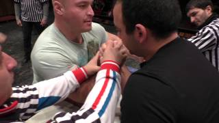 Чемпионат РСО-Алания по армспорту 2015. Чермен Хадаев - Тимур Дзукаев (правой рука) 100 кг