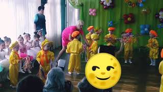 Танец Лучиков и Солнышка Детский сад Младшая группа Простой танец для мальчиков на 8 марта