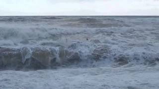 ЧЕРНОЕ МОРЕ ШТОРМ ЛАЗАРЕВСКОЕ.СУПЕР ВИДЕО.ТАКОГО НЕ ВИДЕЛИ.СМОТРИТЕ.