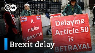 UK parliament votes to delay Brexit | DW News