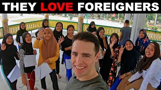 Foreigner explores Medan, Indonesia. ??