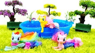 Spielzeugvideo mit My Little Ponys. Picknick am See.