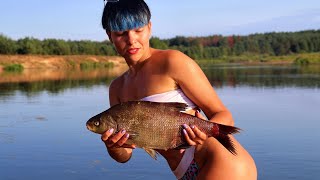 РЫБАЛКА НА НЕМАНЕ! СКОЛЬКО РЫБЫ НА НОВОМ МЕСТЕ! Фидер на реке. #118