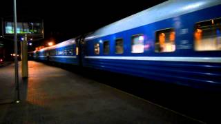 ЧС8 051 отправляется с поездом 26