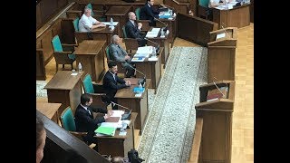 Встав і вийшов! Зеленський видав потужну заяву у залі КСУ: Народ України аплодує