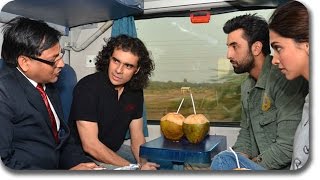 Ranbir Kapoor Deepika Padukone TRAIN JOURNEY From Mumbai To Delhi | Tamasha Promotion