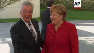 Chancellor Merkel welcomes President Fischer