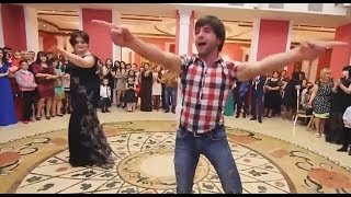 Лезгинка 2018. Чеченский здоровяк и хрупкая девушка танцуют лезгинку