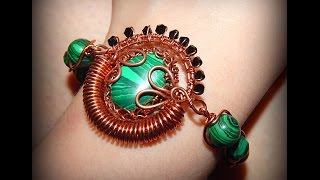 Делаем центр браслета с спиралью из проволоки.
