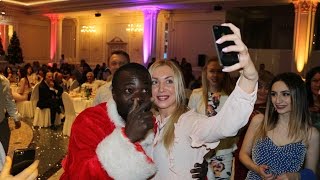 Афроамериканец спел по армянски African American sang Armenianна свадьбе в Красноярске .