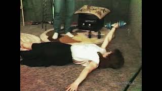 Zirkusgirl Yvonne Contortion Stretching Armdrücken 1990