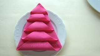 Servietten falten Weihnachten: einfache Tischdeko Weihnachten - Weihnachtsbaum