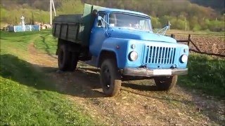 ГАЗ 52 з грузом По бездорожжю в лесной месности!