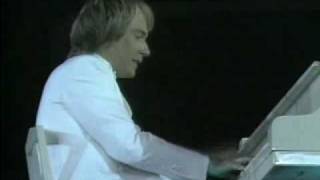 Richard Clayderman  Plays ROOT BEER RAG in Japan in 1983