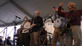 "HONEYSUCKLE ROSE": HAL SMITH'S INTERNATIONAL SEXTET and FRIENDS (May 28, 2011)