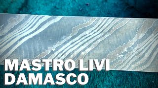 L'acciaio damasco al carbonio ritorto di Mastro Livi